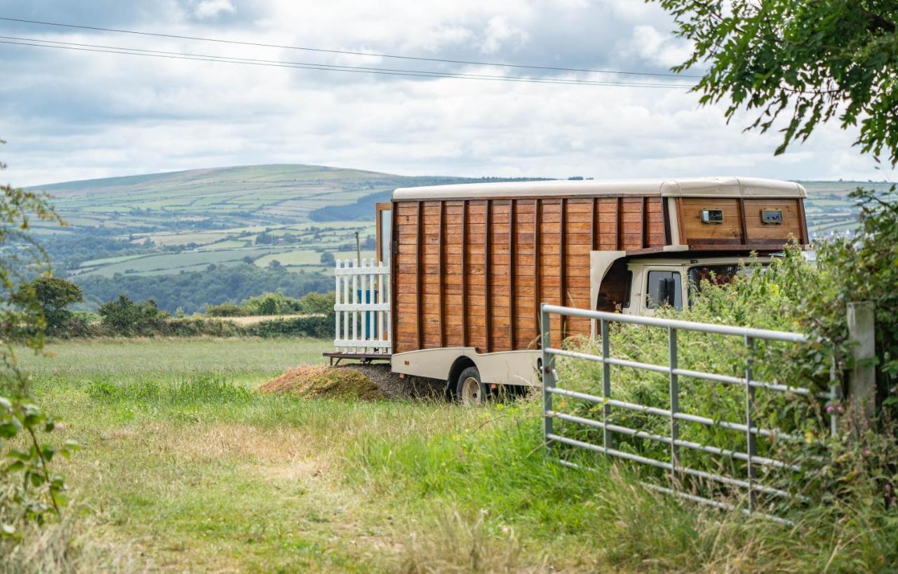 Penrhiw Farm B & B Goodwick المظهر الخارجي الصورة